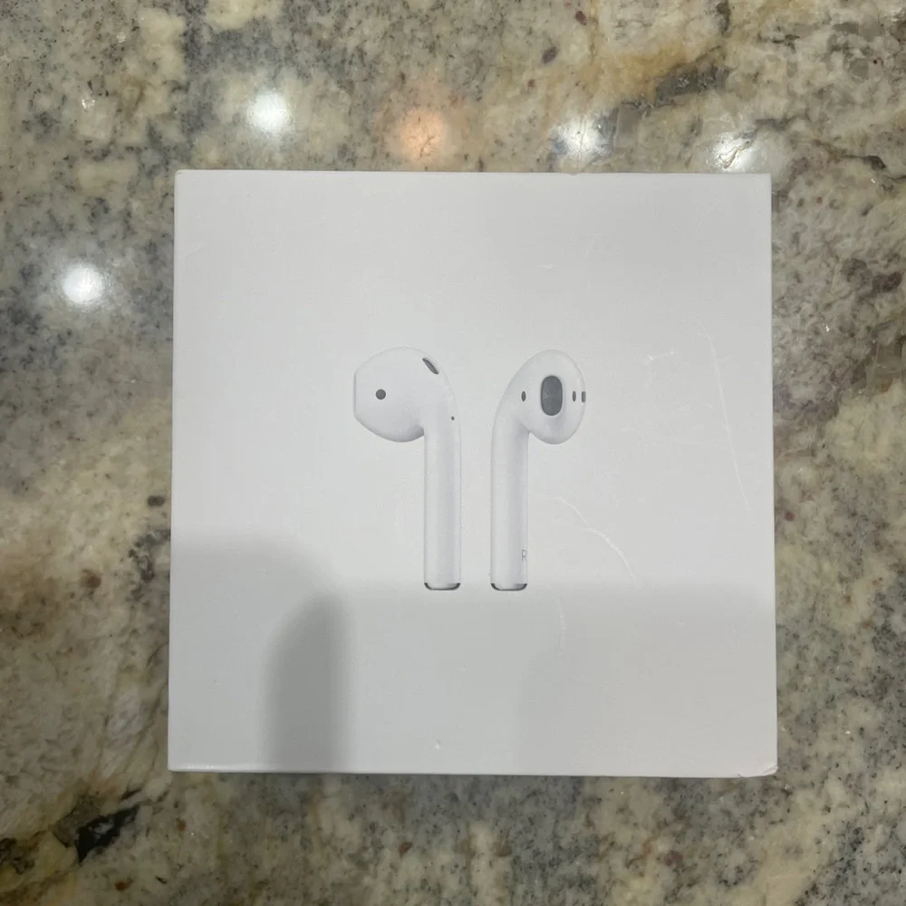 Apple White Wireless Earbuds